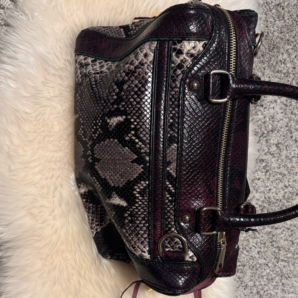 Elegant Snakeskin Patterned Women's Bag
